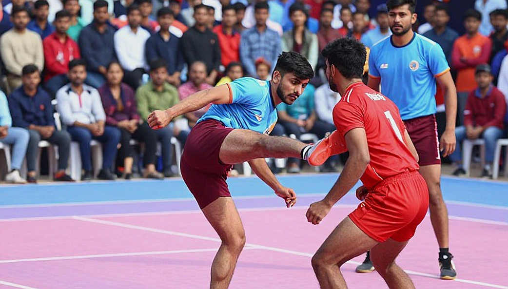 বাংলাদেশ-পাকিস্তানের সীমান্তে পতাকা নয়, শিস বাজে: নারী কাবাডির সেই শূন্যতা